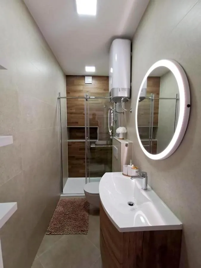 Luxury Apartment Black&White With Pool Trogir