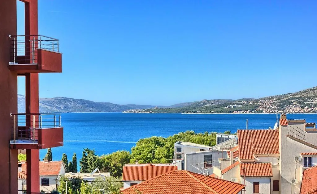 Luxury Apartment Black&White With Pool Trogir 0*,